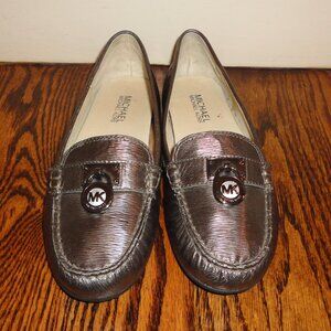 MICHAEL KORS  Silver "Fulton" Logo Lock Leather Loafers Size 6M